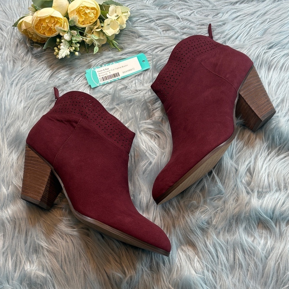 NWT Violet & Red Jackson Lazer Cut Topline Booties in Burgundy